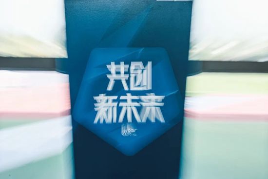 没事干的小美女