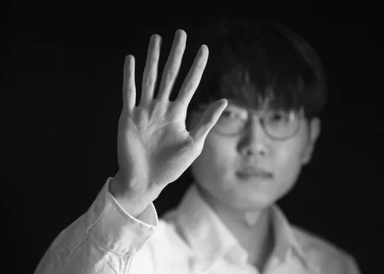帅哥腹肌照片
